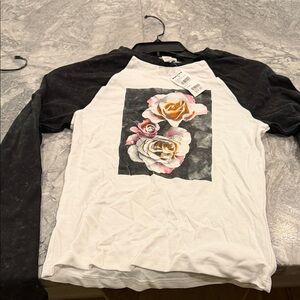 Floral Graphic Raglan Tee Tilly’s New size XS